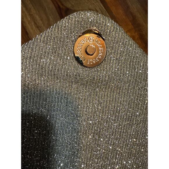 Golden Sparkling Metallic Cloth Color Reflecting 9.5 by 7 in. NWT - Picture 8 of 16